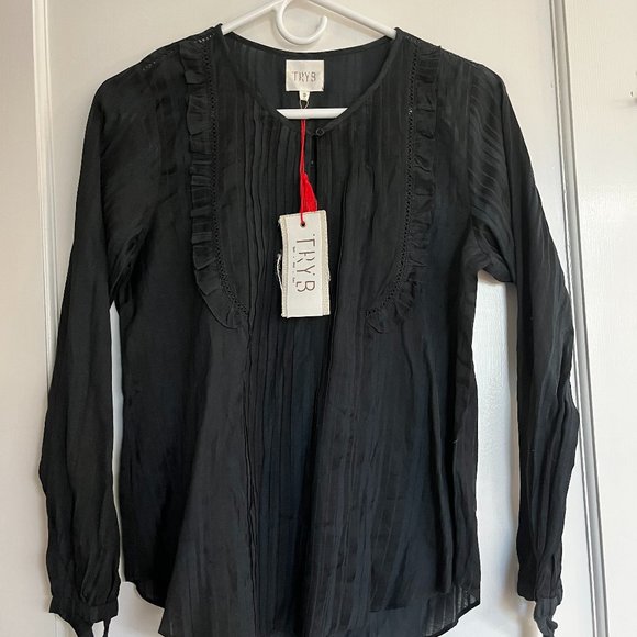 Black blouse - Picture 1 of 5